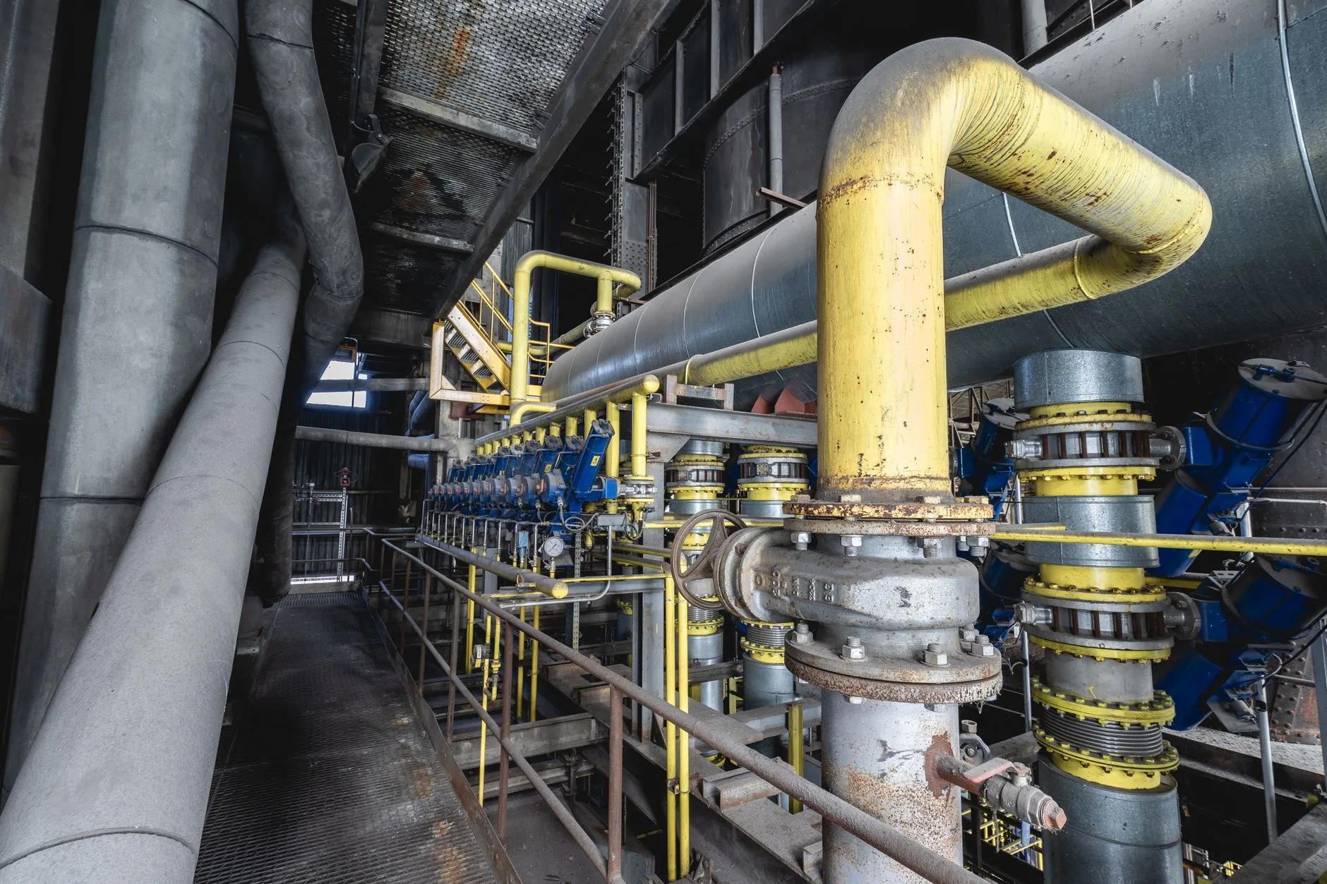 Terminais de Aço Carbono vs. Aço Inox: Qual o Produto Ideal 